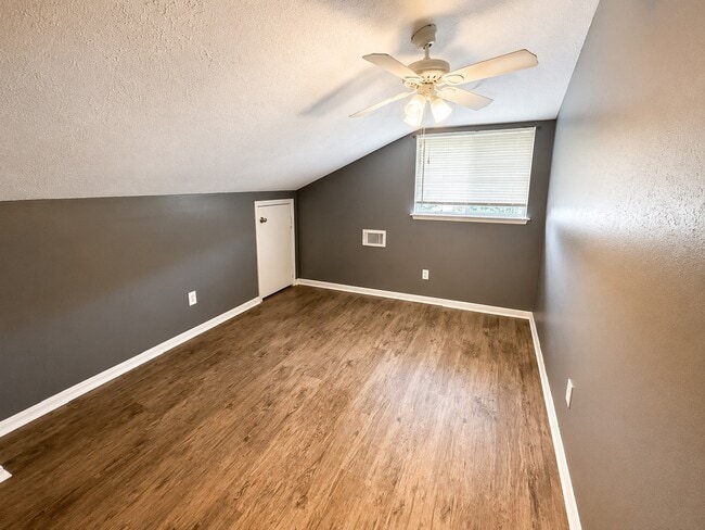 Photo - 3118 Trembling Creek Cir