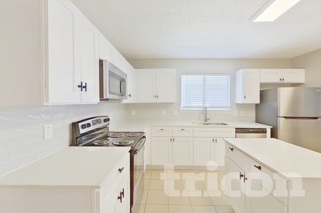 Photo - 2922 Marquis Ln