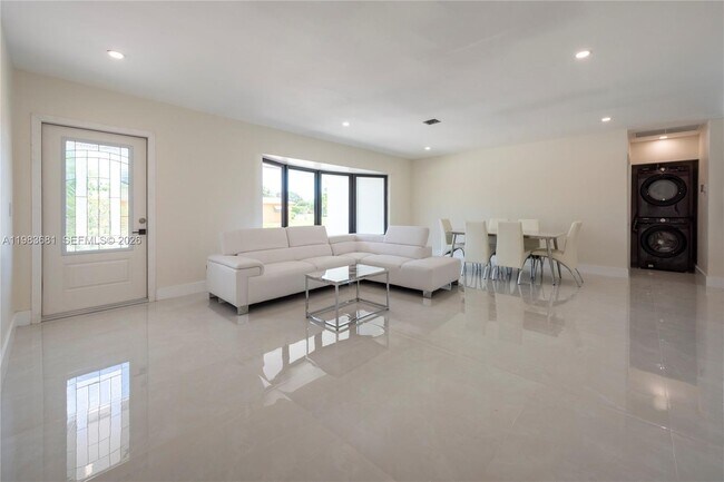 Photo - 4700 McKinley St