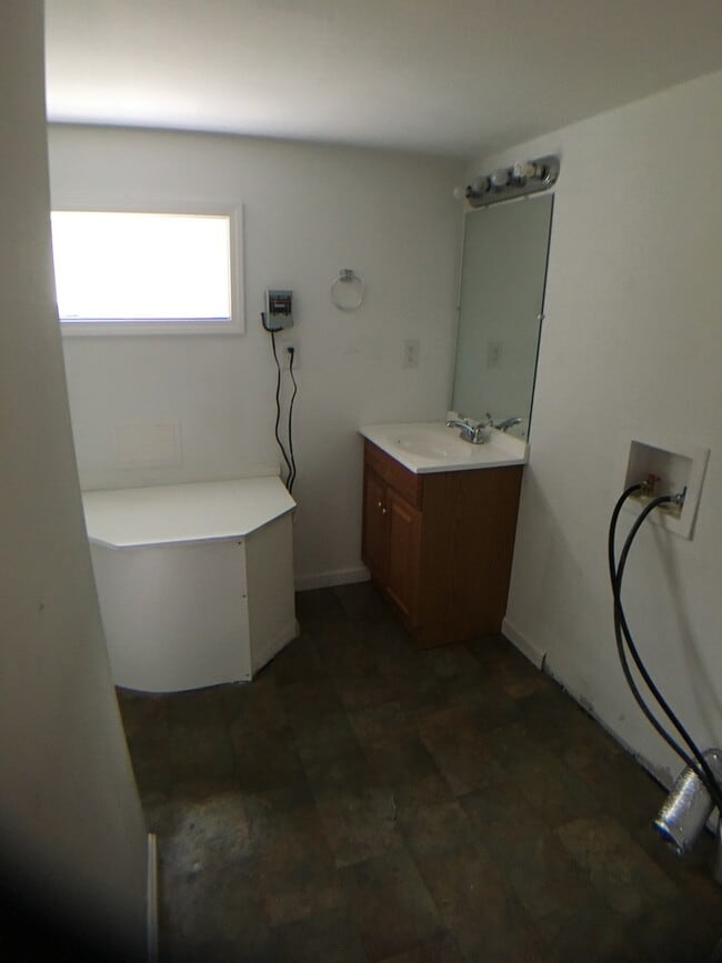 Photo - Radford (West End), 2 BR / 1 BA, Available August