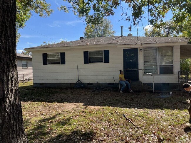 Building Photo - 6507 Pecan Rental