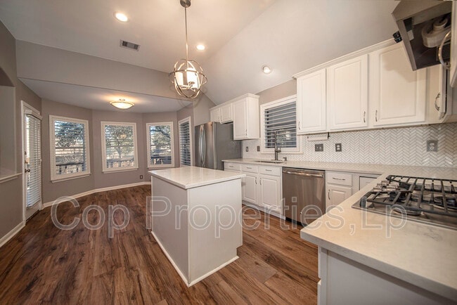 Photo - 1926 Simpson Trail