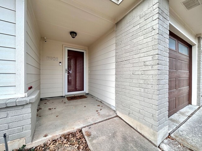 Photo - Comfortable & Nice 3BR / 2BA One-Level Home — Garage, Yard & Laundry Room
