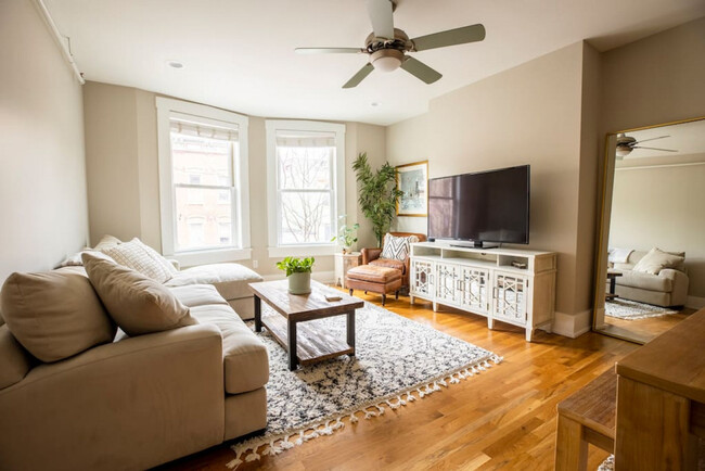 Building Photo - 1407 Vine St Rental