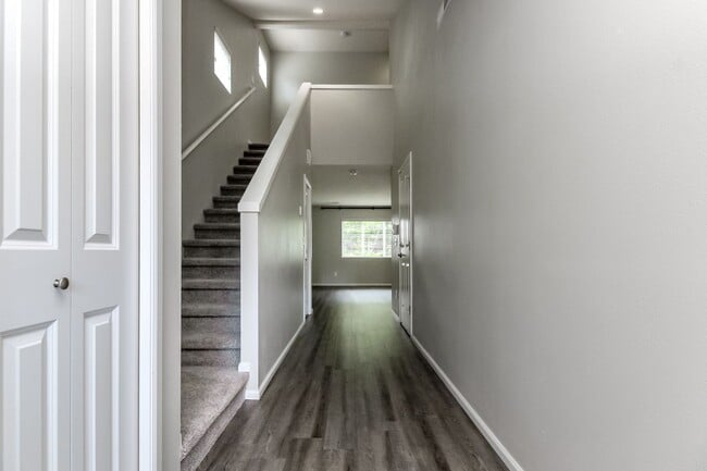 Photo - 3684 London Loop NE