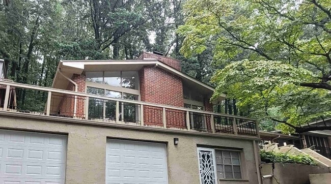 Building Photo - 833 E Cumberland Dr