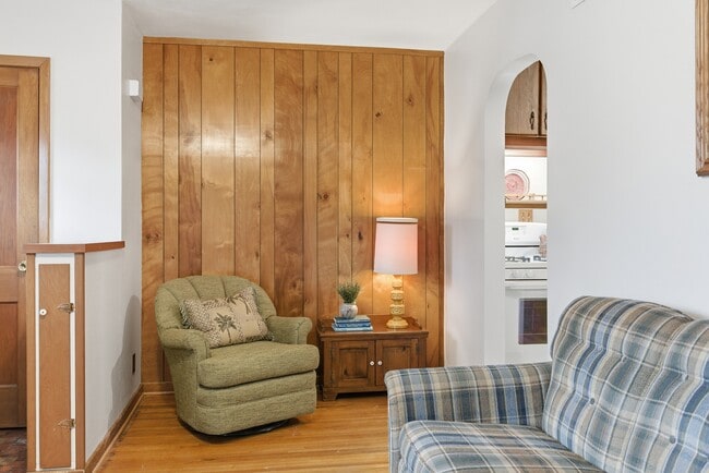 Livingroom - 1144 Madison St