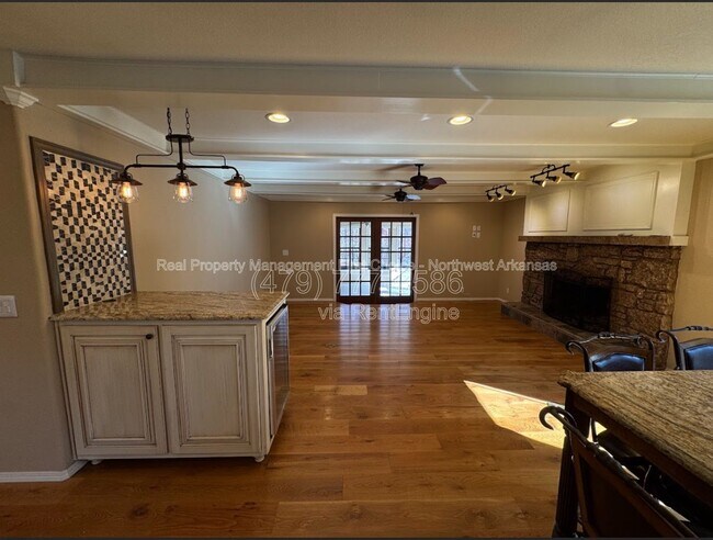 Photo - 23 N Howard Pl