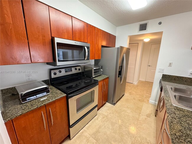 Photo - 1200 Brickell Bay Dr Unidad 1708