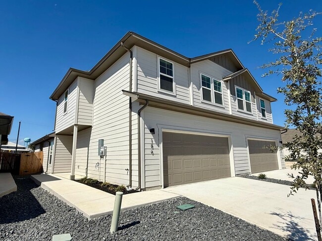 Building Photo - Want luxury living in the Far West ...Look no further...Amanda Park is it!