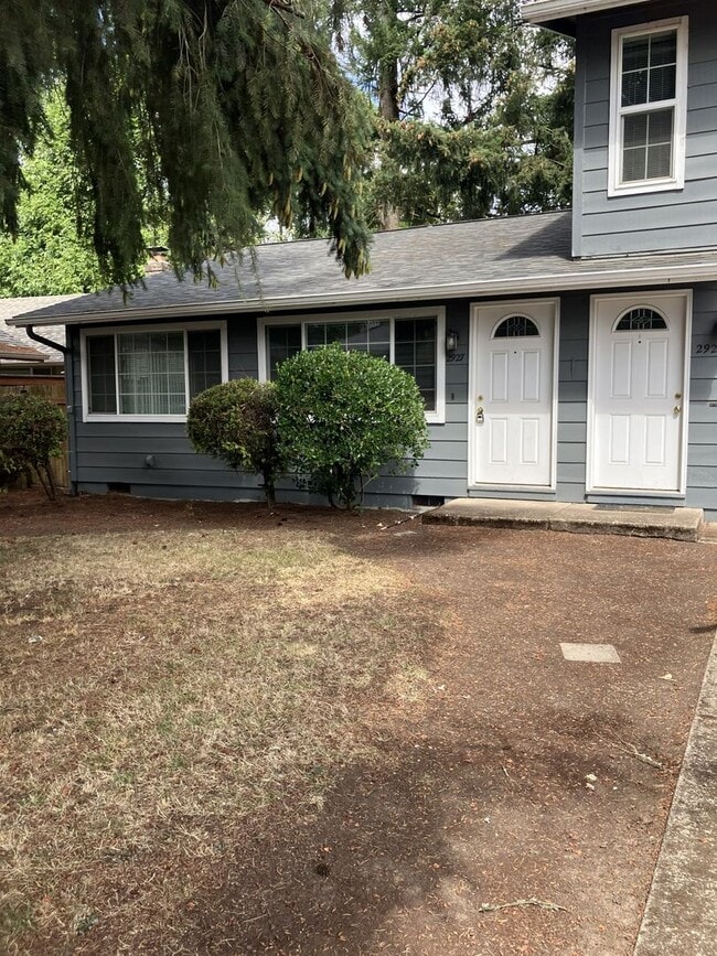 Building Photo - 2925 Applewood Ln Unit 2927