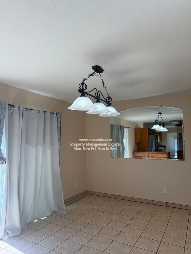 Photo - 412 Coventry Dr