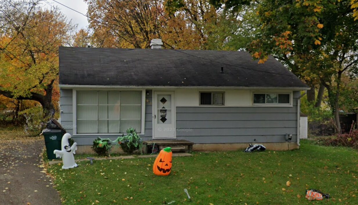 2010 Carvel Ct House House Rental in Lansing, MI