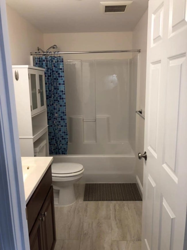 Building Photo - 65 Log St Unit 2B Rental