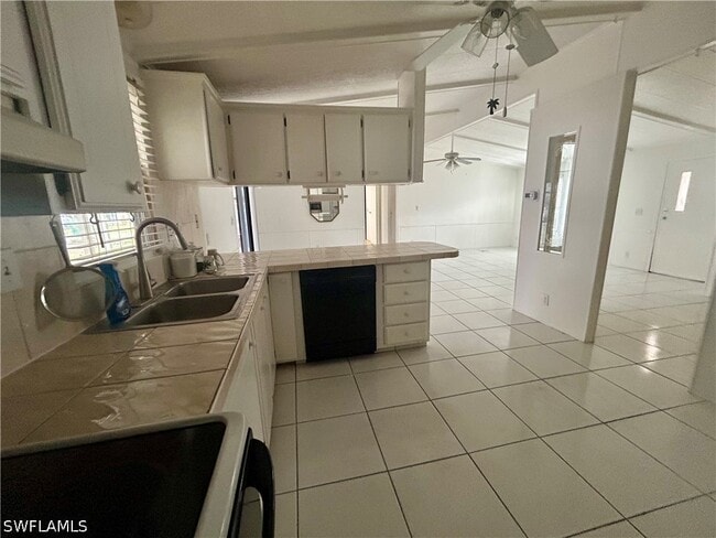 Photo - 130 Grassy Key Ln
