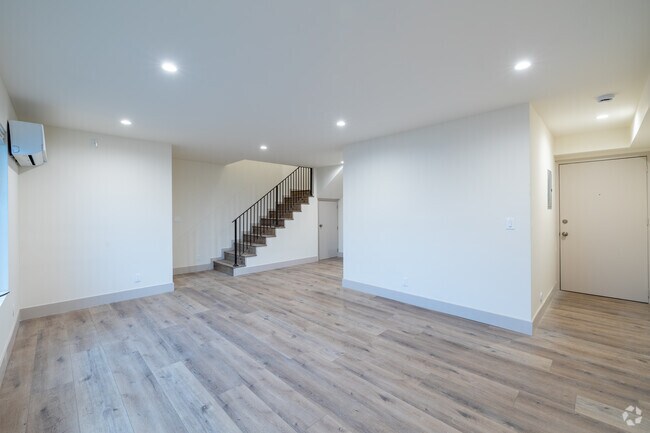 1BR, 1.5BA - 900SF - Living Room