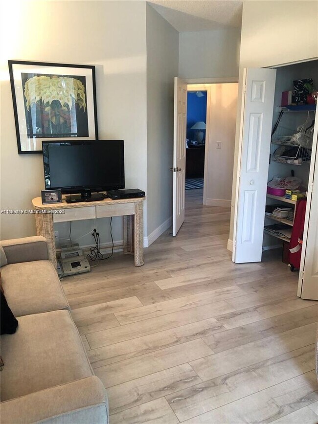 Photo - 5800 Coach House Cir