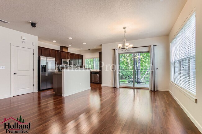 Photo - Beautiful 3-Bedroom Open Concept Condo in ...
