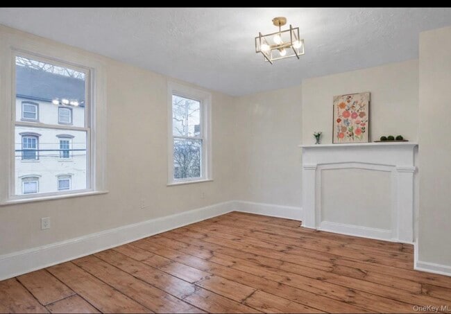 Photo - 171 Chambers St Unit 2