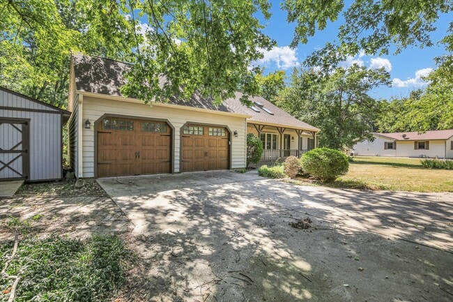 Photo - 1705 Lake Shore Dr