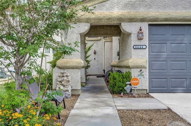 Building Photo - 6644 W Pepperidge Way