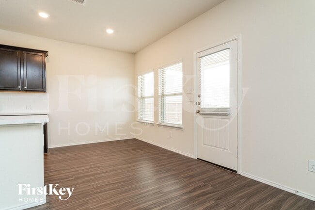 Photo - 434 Stuart Ln