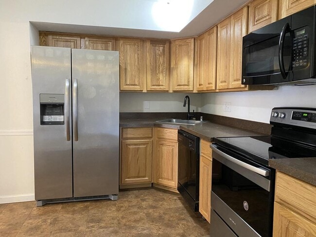 Photo - 215 East Ct