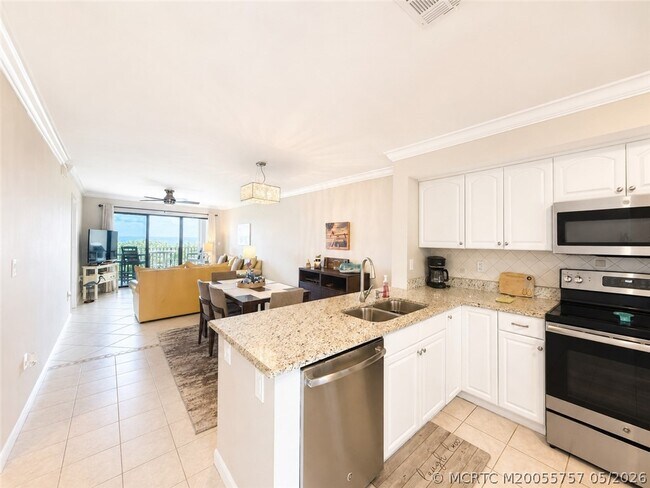 7430 S Ocean Dr Unit 220