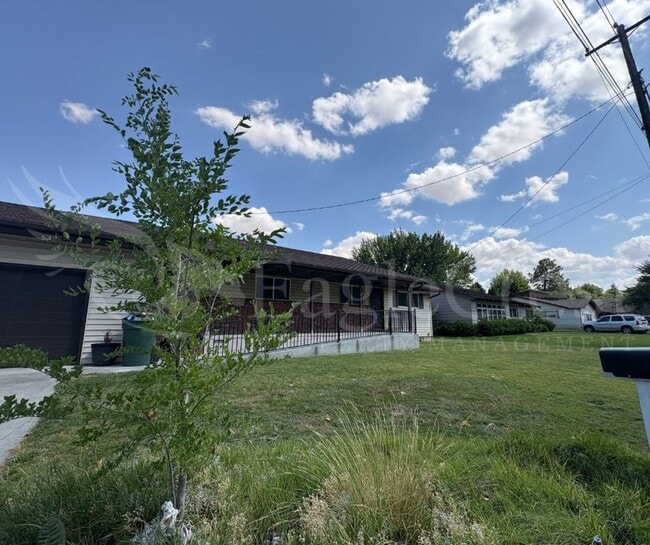Three Bedroom, Two Bathroom House plus bon... - Three Bedroom, Two Bathroom House plus bon...