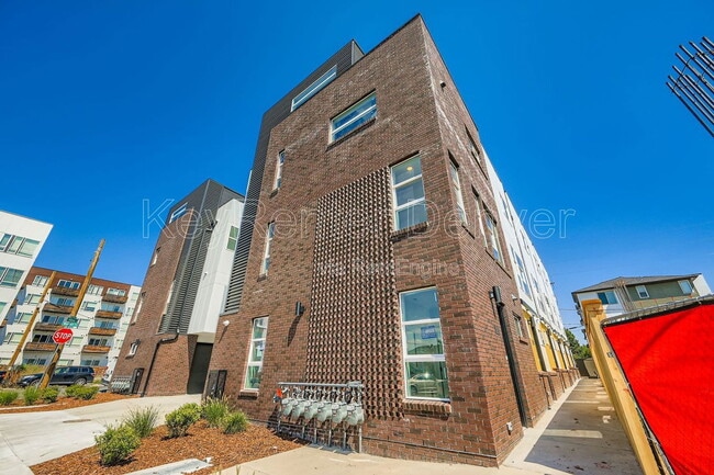 Photo - 2208 S Albion St Unit 3