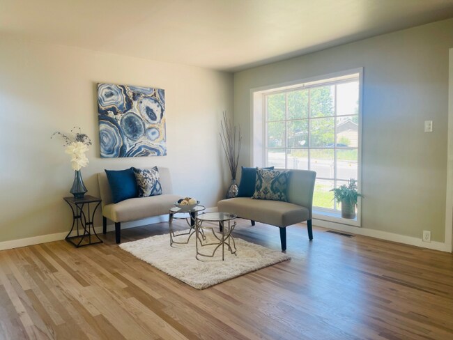 Photo - 1021 Florence Ave