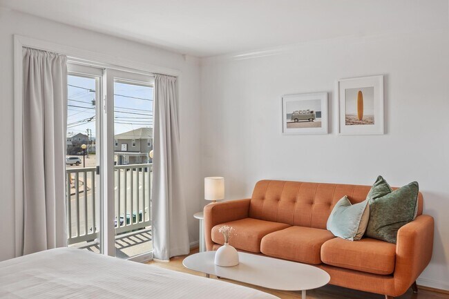 6 Ashworth Ave Unit 12