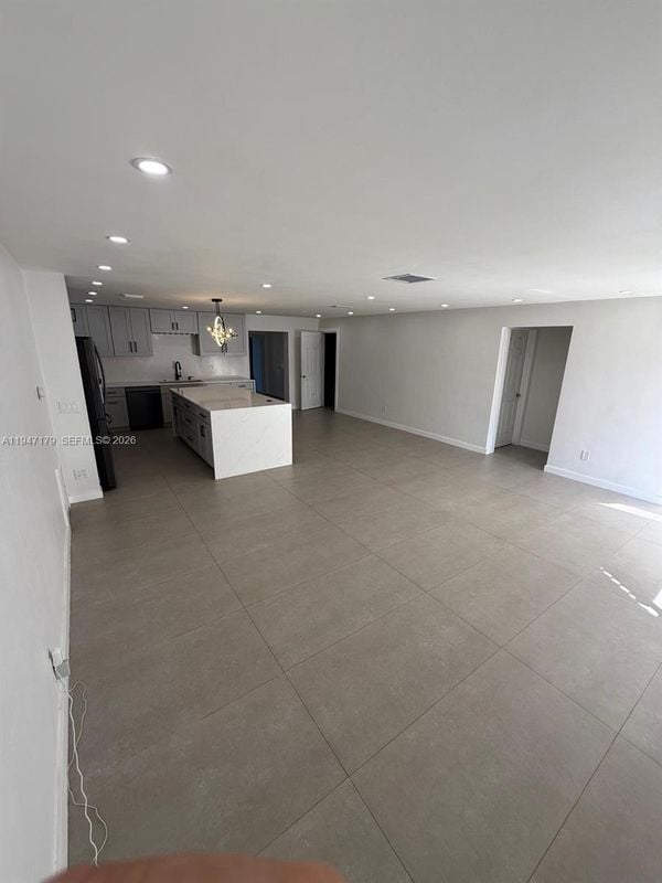 Photo - 6891 Scott St