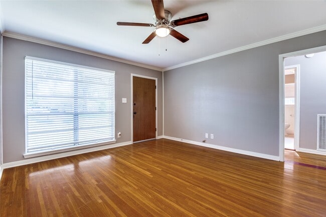 Photo - 118 Southbrook Cir