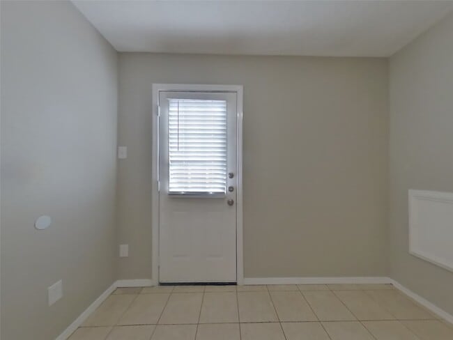 Photo - 6922 Clee Ln