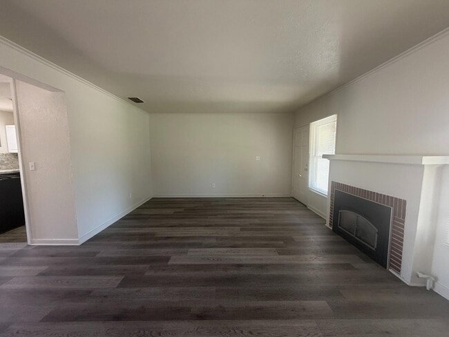 73 E Fedora Ave