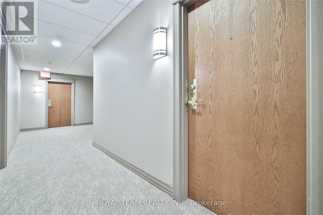 Photo - 2 Maison Parc Ct Unit 808