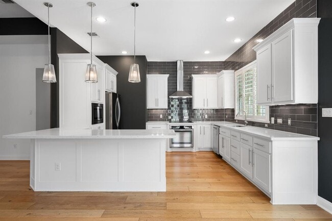 Photo - 13708 Golden Wave Loop