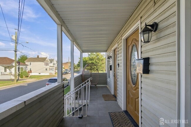 Photo - 6 1st St