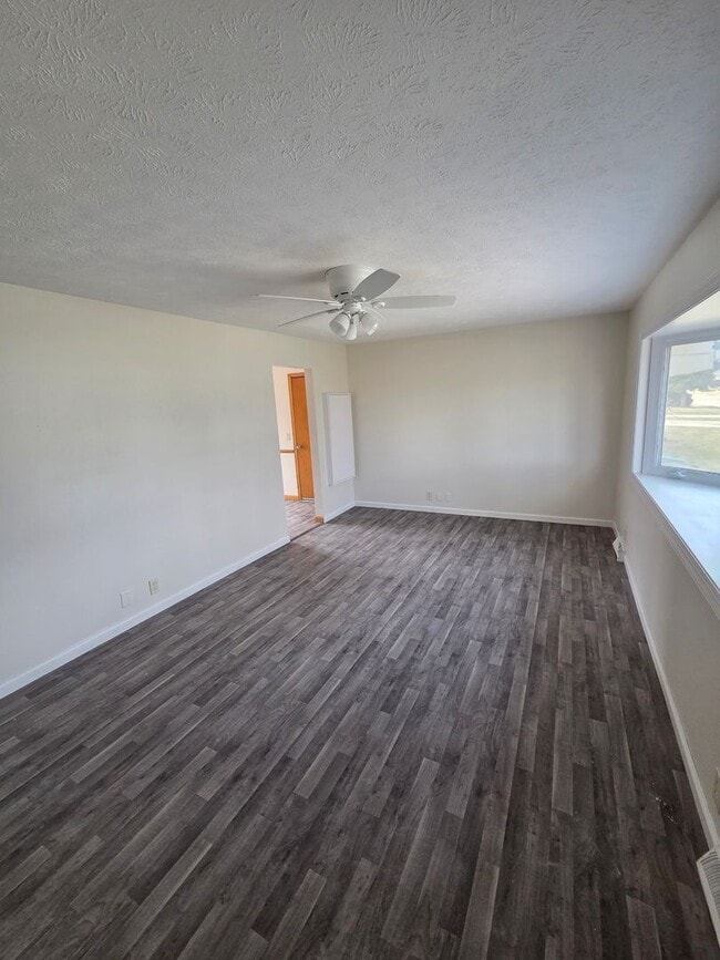 Photo - Newly remodeled 4/2/2 with fenced in backyard