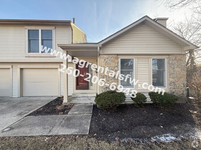 Building Photo - 2 Bedroom Townhouse