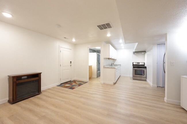 Photo - 534 Firestone Dr Unit 2