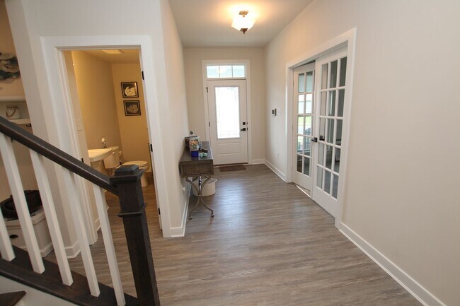 Photo - Spring Breeze Beauty! What a house!!!!!