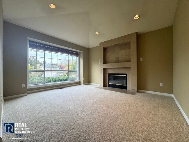 Photo - 3 Bedroom, 2 Bath Puyallup Home with 3-Car Garage & Spacious Fenced Yard!!