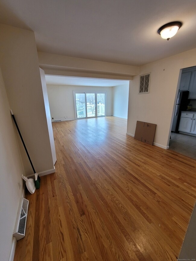 Photo - 2 Cook Close Unit 2