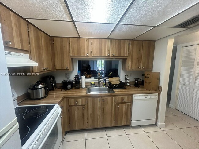 Photo - 10875 SW 112th Ave Unit 203