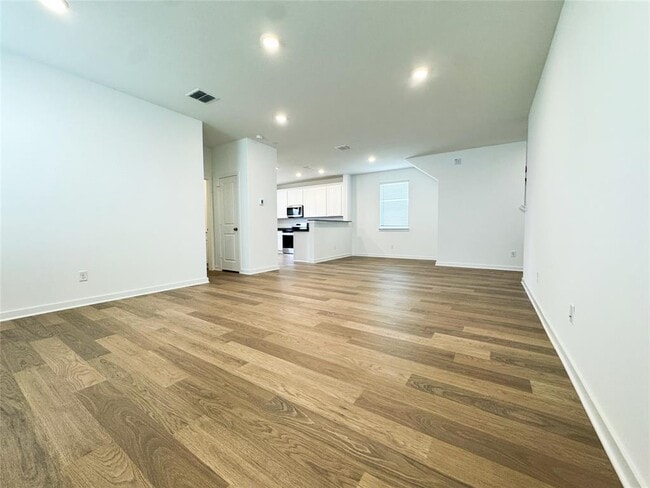 Photo - 130 Golden Bell Wy