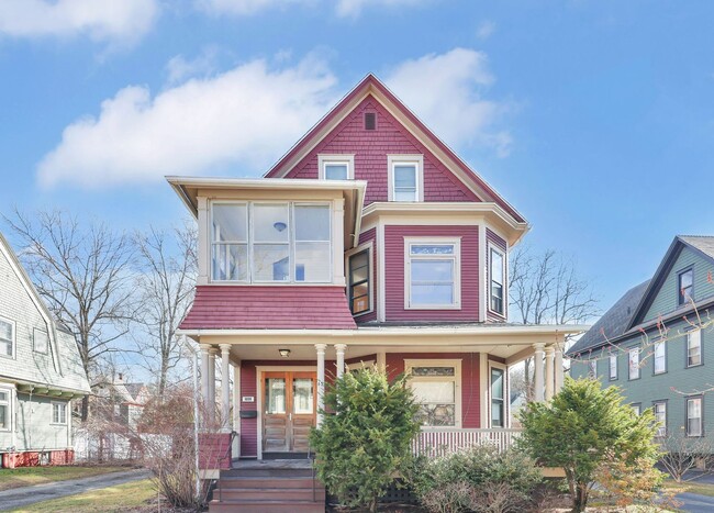 Building Photo - 65 Firglade Ave Unit 65 Firglade Avenue,  2