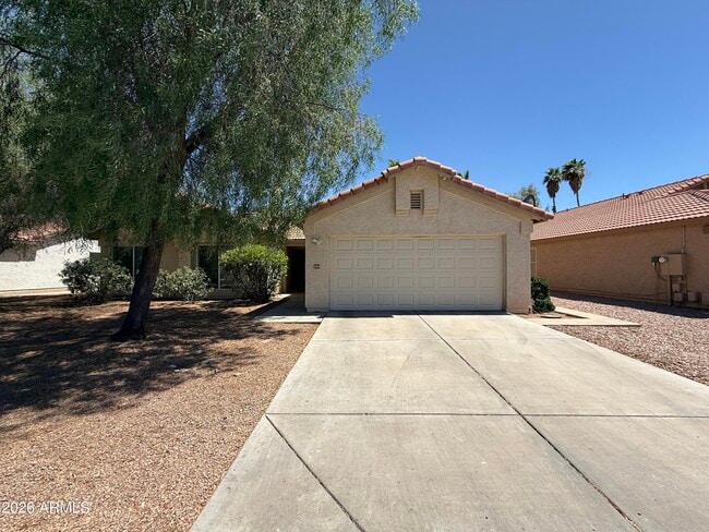 Building Photo - 505 W Sereno Dr