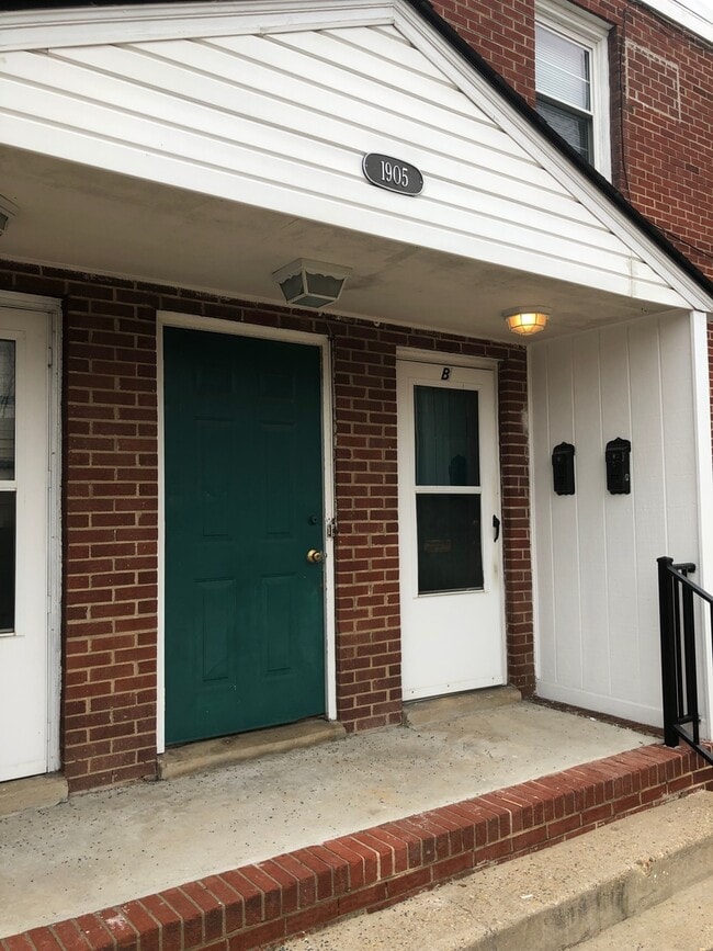 Building Photo - 1905 Grayland Ave Unit 1905-B